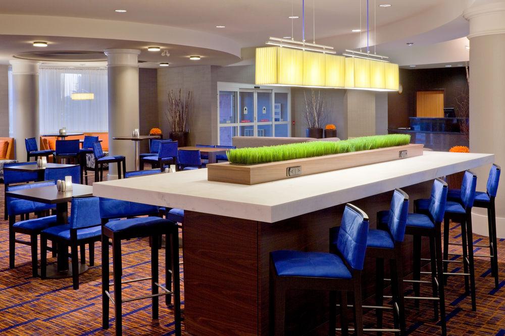 Courtyard By Marriott Toronto Hotel 3*