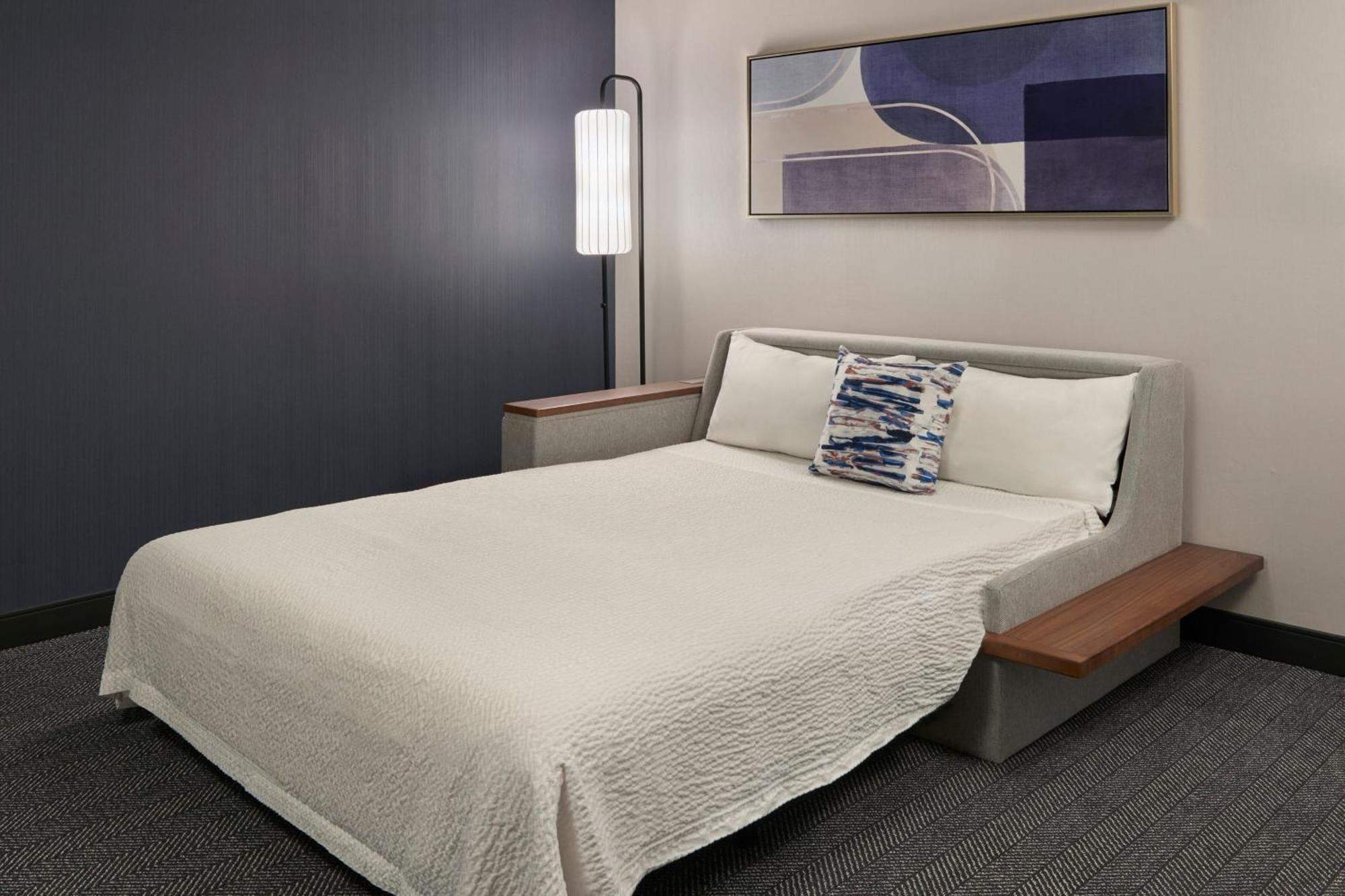 Courtyard By Marriott Toronto 3*