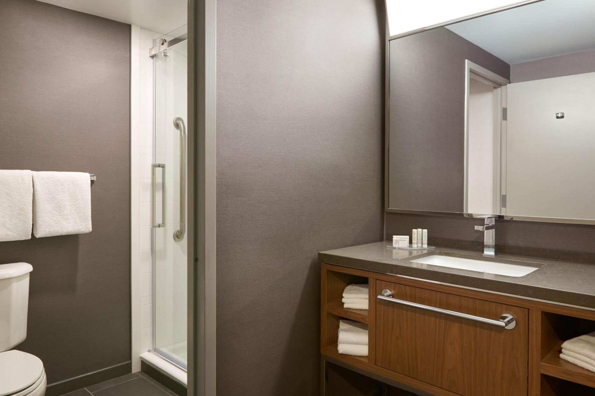 Courtyard By Marriott Toronto Markham