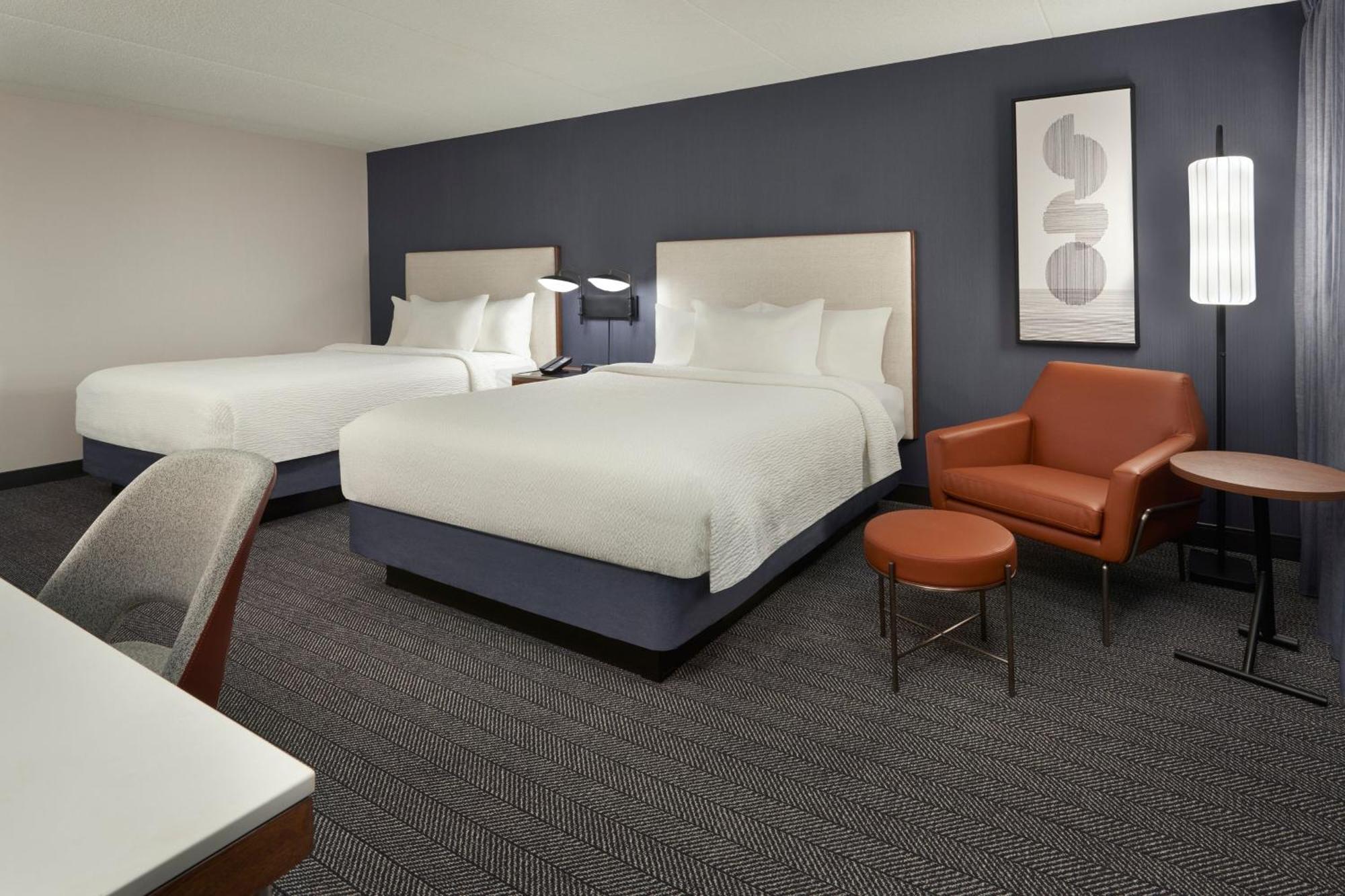 Courtyard By Marriott Toronto 3*