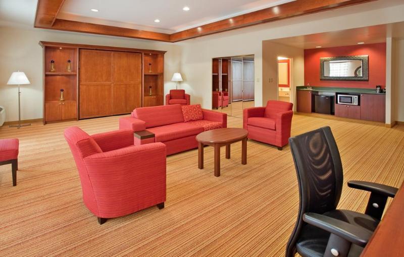 Courtyard By Marriott Toronto