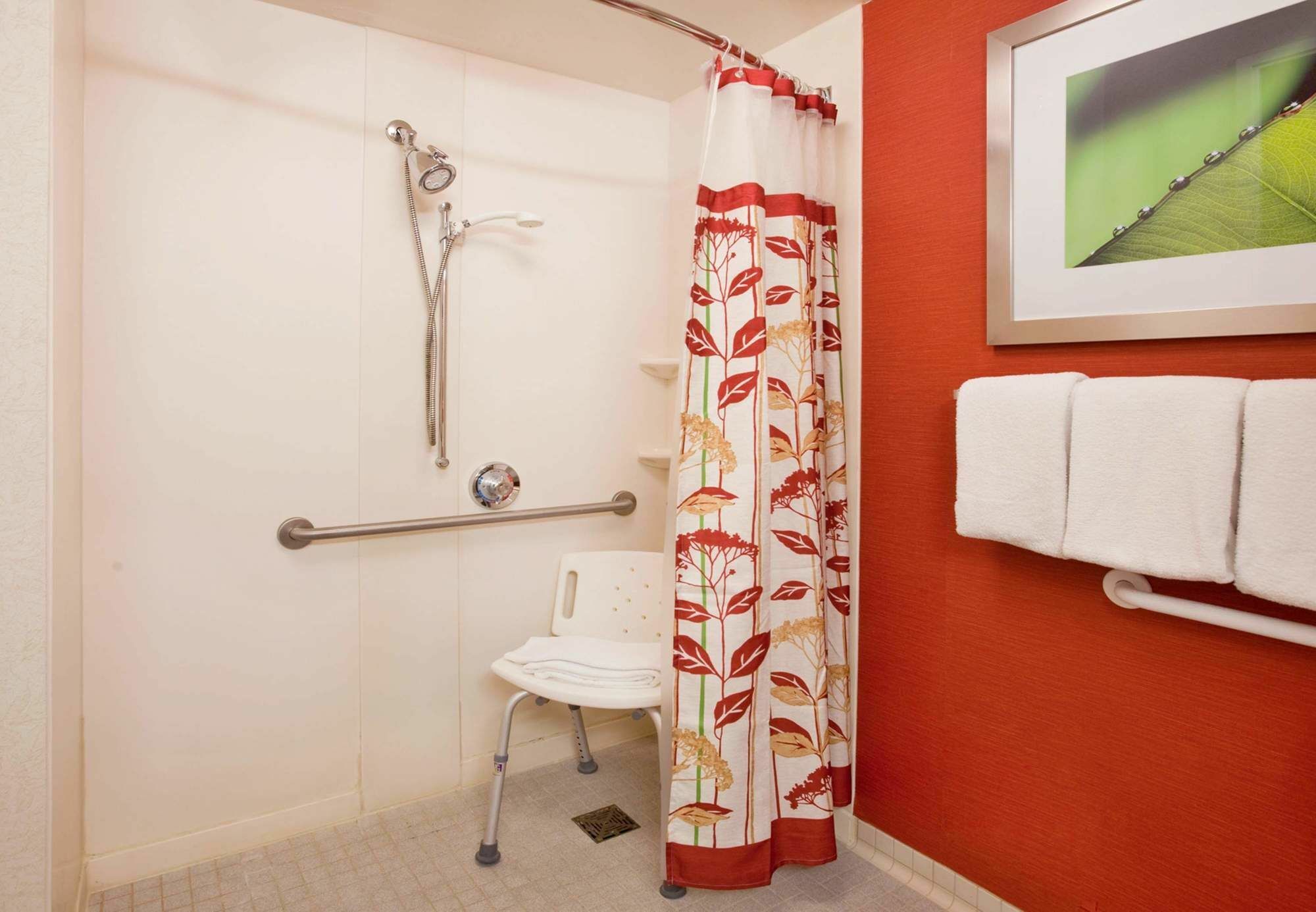 Courtyard By Marriott Toronto Hotel 3*